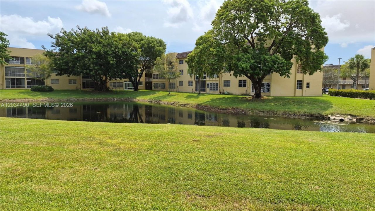 6050 NW 64th Ave, Unit 105, Tamarac, FL 33319 Photo