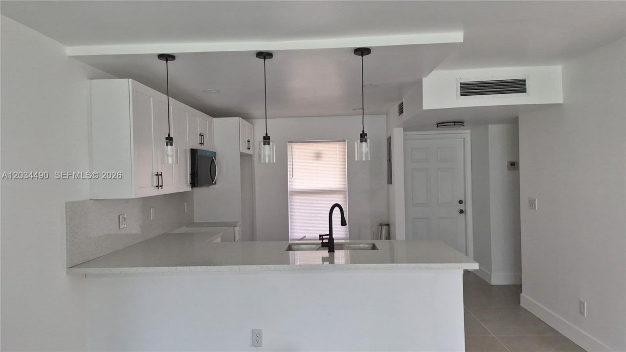 6050 NW 64th Ave, Unit 105, Tamarac, FL 33319 Photo