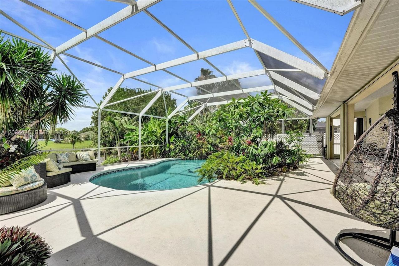 470 NE Cornwall , Port Saint Lucie, FL 34983 Photo