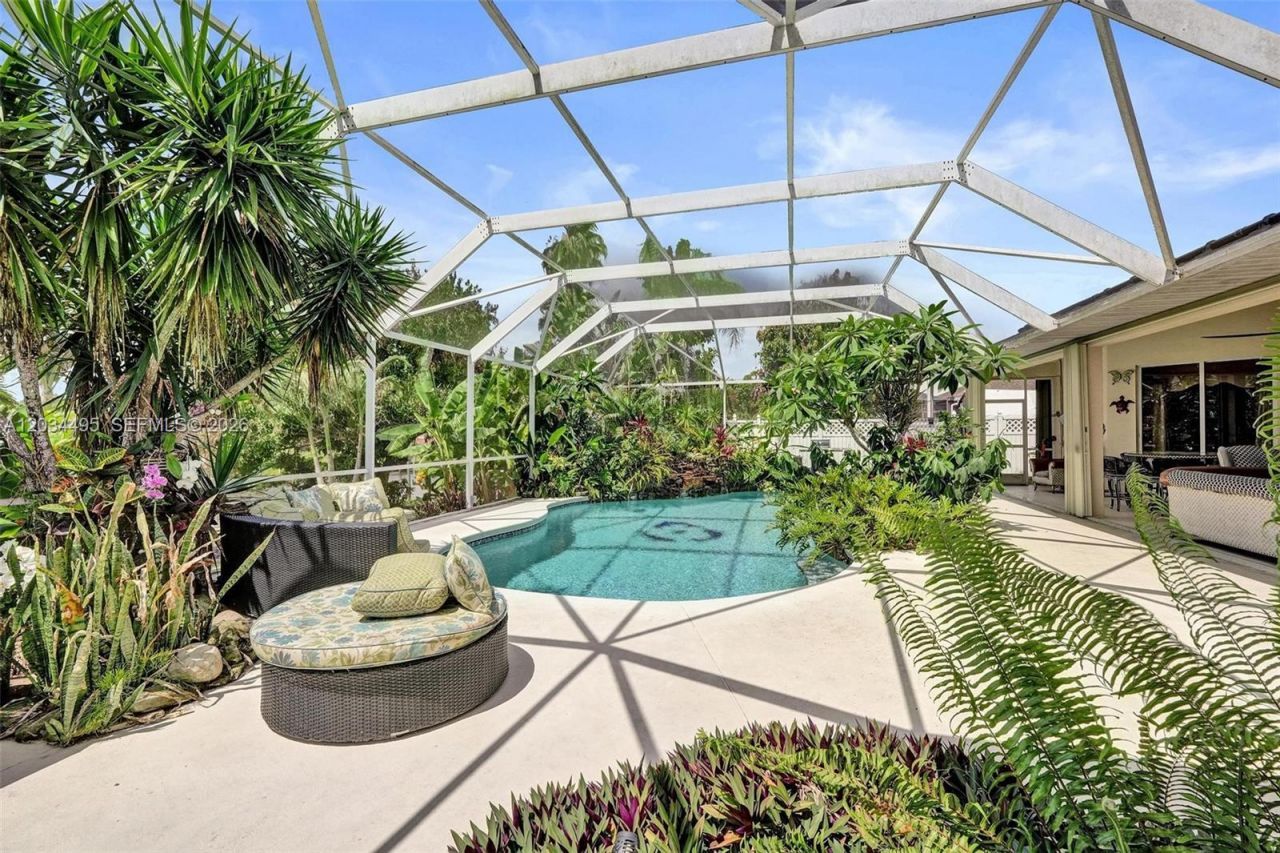 470 NE Cornwall , Port Saint Lucie, FL 34983 Photo