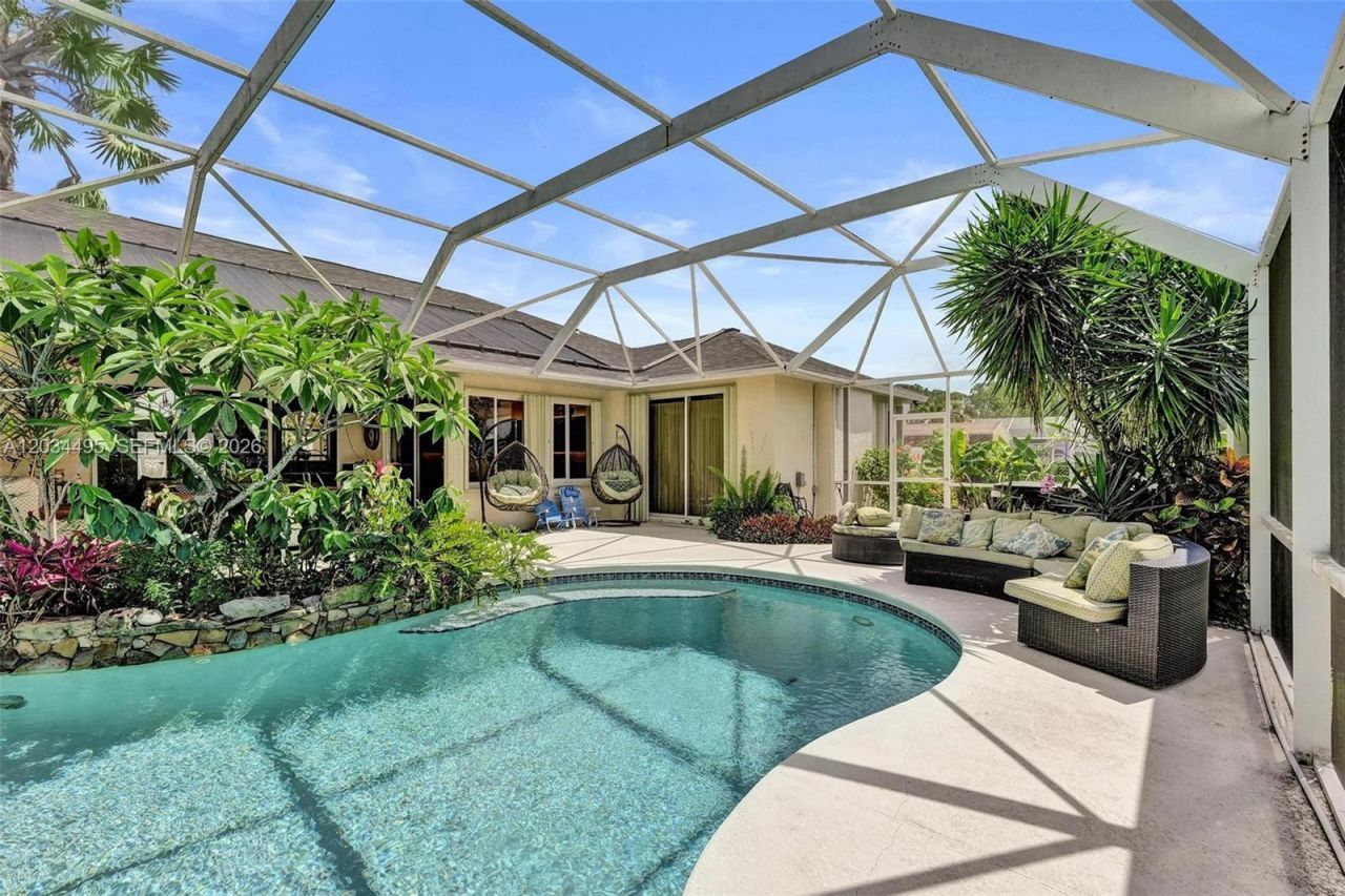 470 NE Cornwall , Port Saint Lucie, FL 34983 Photo