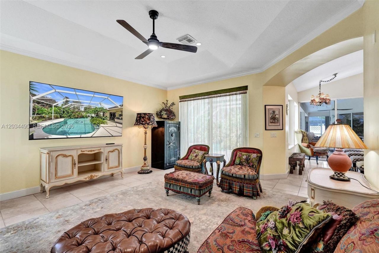 470 NE Cornwall , Port Saint Lucie, FL 34983 Photo