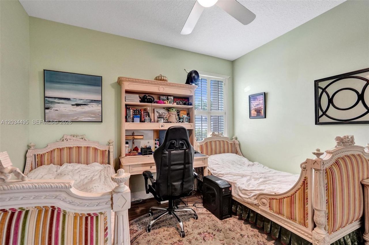470 NE Cornwall , Port Saint Lucie, FL 34983 Photo