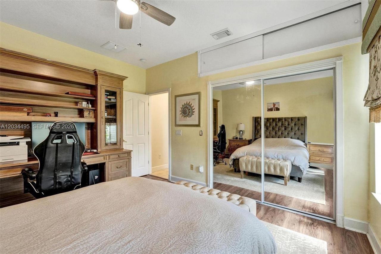 470 NE Cornwall , Port Saint Lucie, FL 34983 Photo
