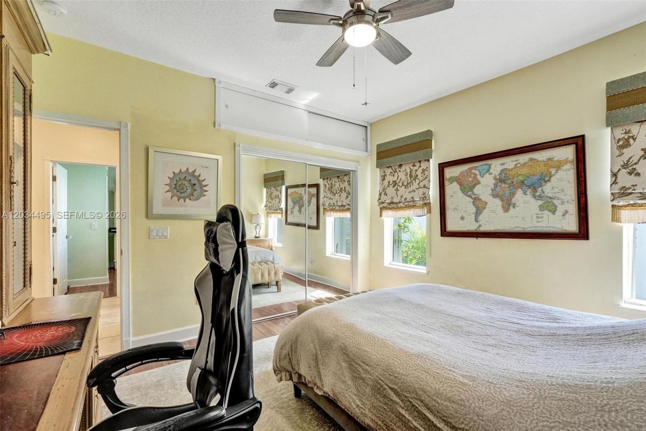 470 NE Cornwall , Port Saint Lucie, FL 34983 Photo