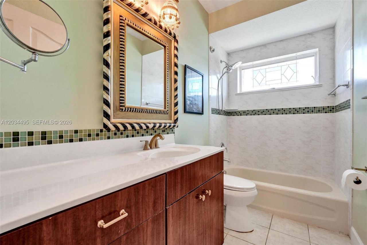 470 NE Cornwall , Port Saint Lucie, FL 34983 Photo