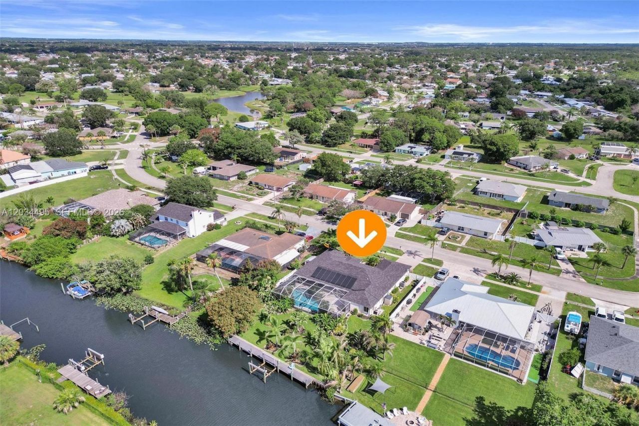 470 NE Cornwall , Port Saint Lucie, FL 34983 Photo