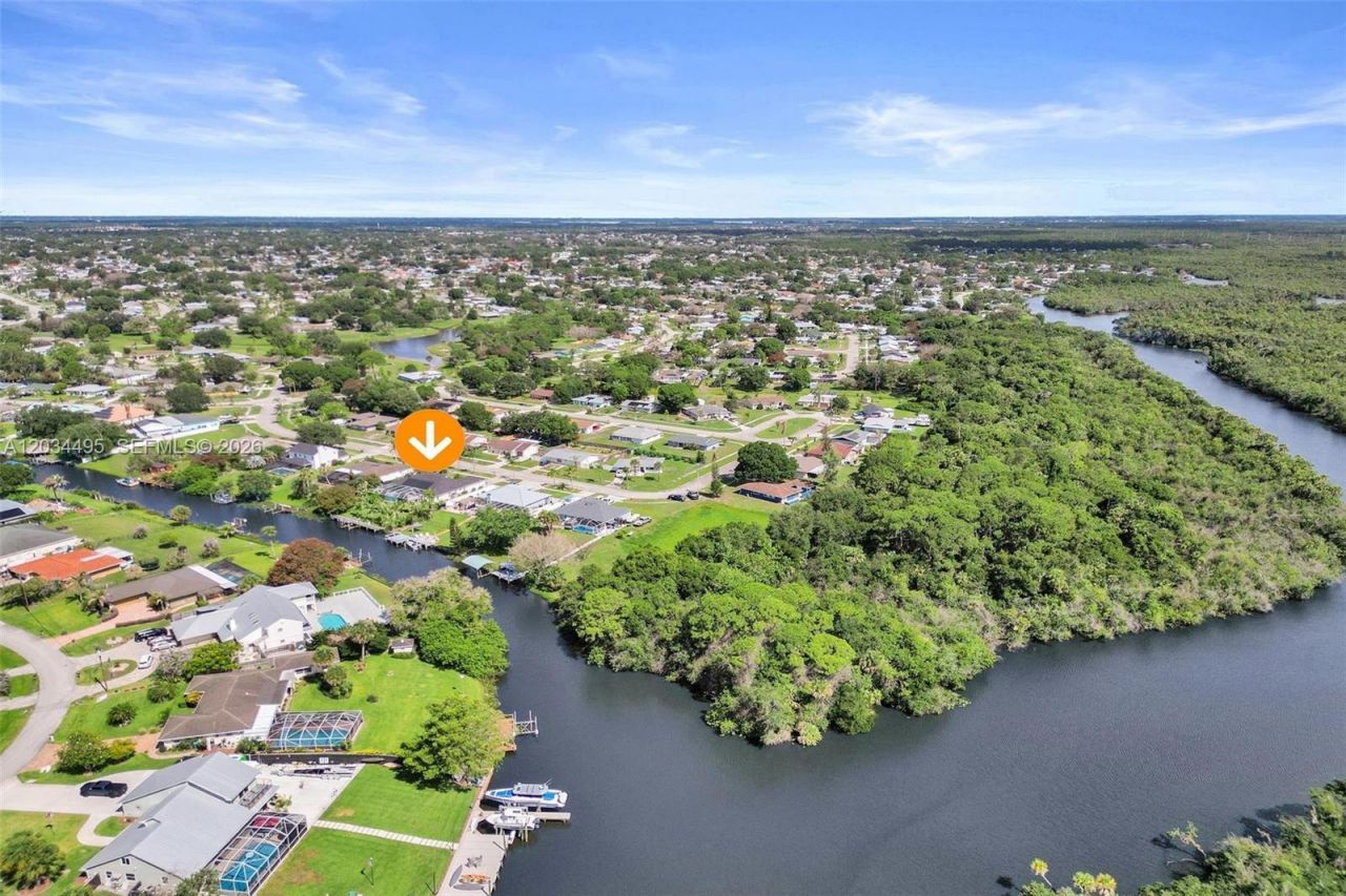 470 NE Cornwall , Port Saint Lucie, FL 34983 Photo