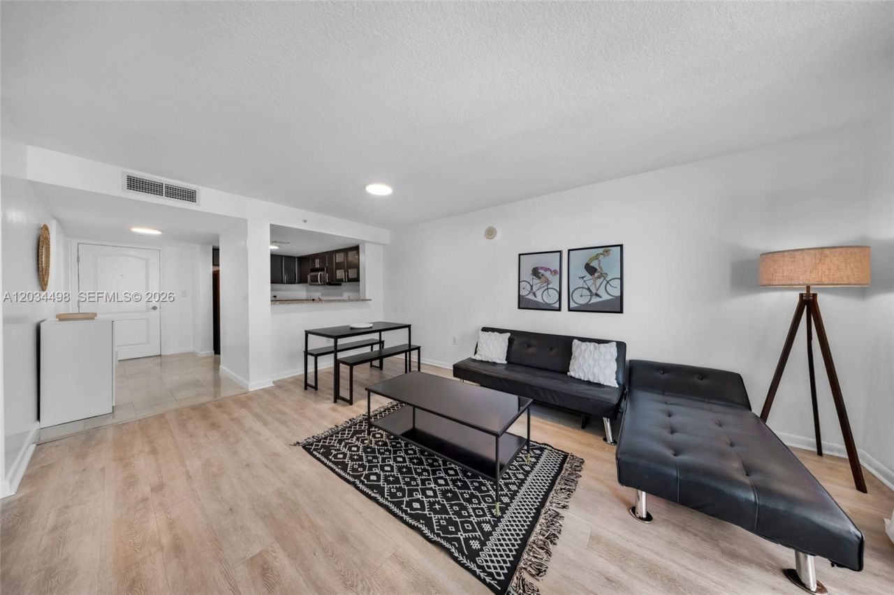 2101 Brickell Ave , Unit 605, Miami, FL 33129 Photo
