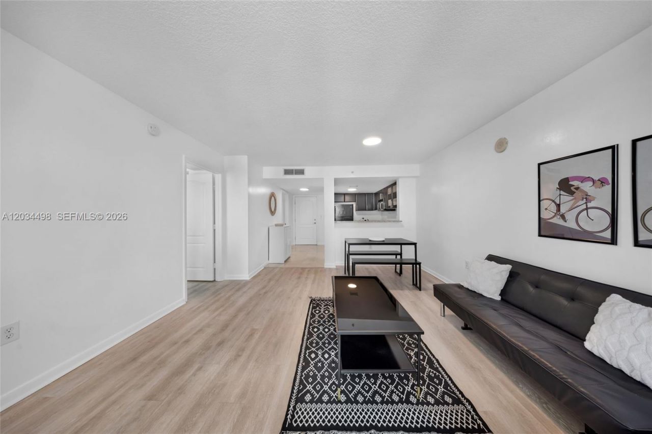 2101 Brickell Ave , Unit 605, Miami, FL 33129 Photo