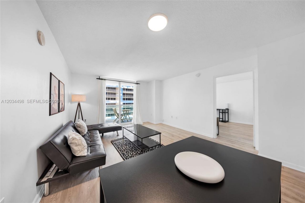 2101 Brickell Ave , Unit 605, Miami, FL 33129 Photo