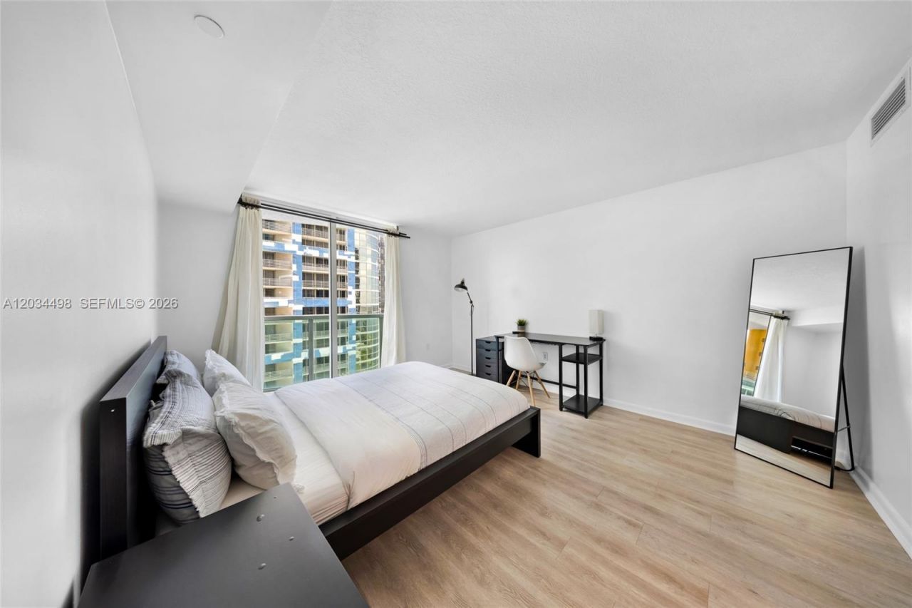 2101 Brickell Ave , Unit 605, Miami, FL 33129 Photo