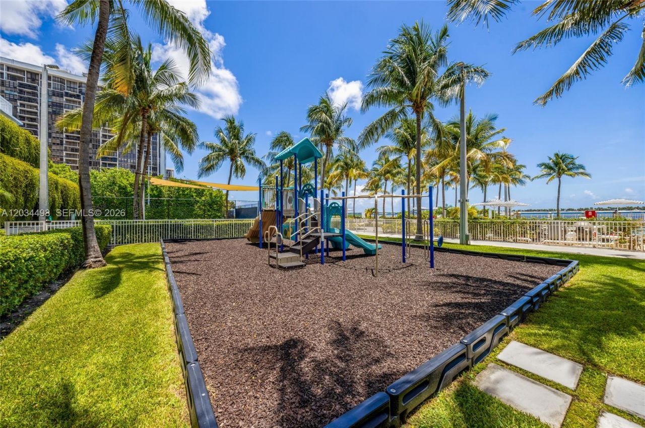 2101 Brickell Ave , Unit 605, Miami, FL 33129 Photo