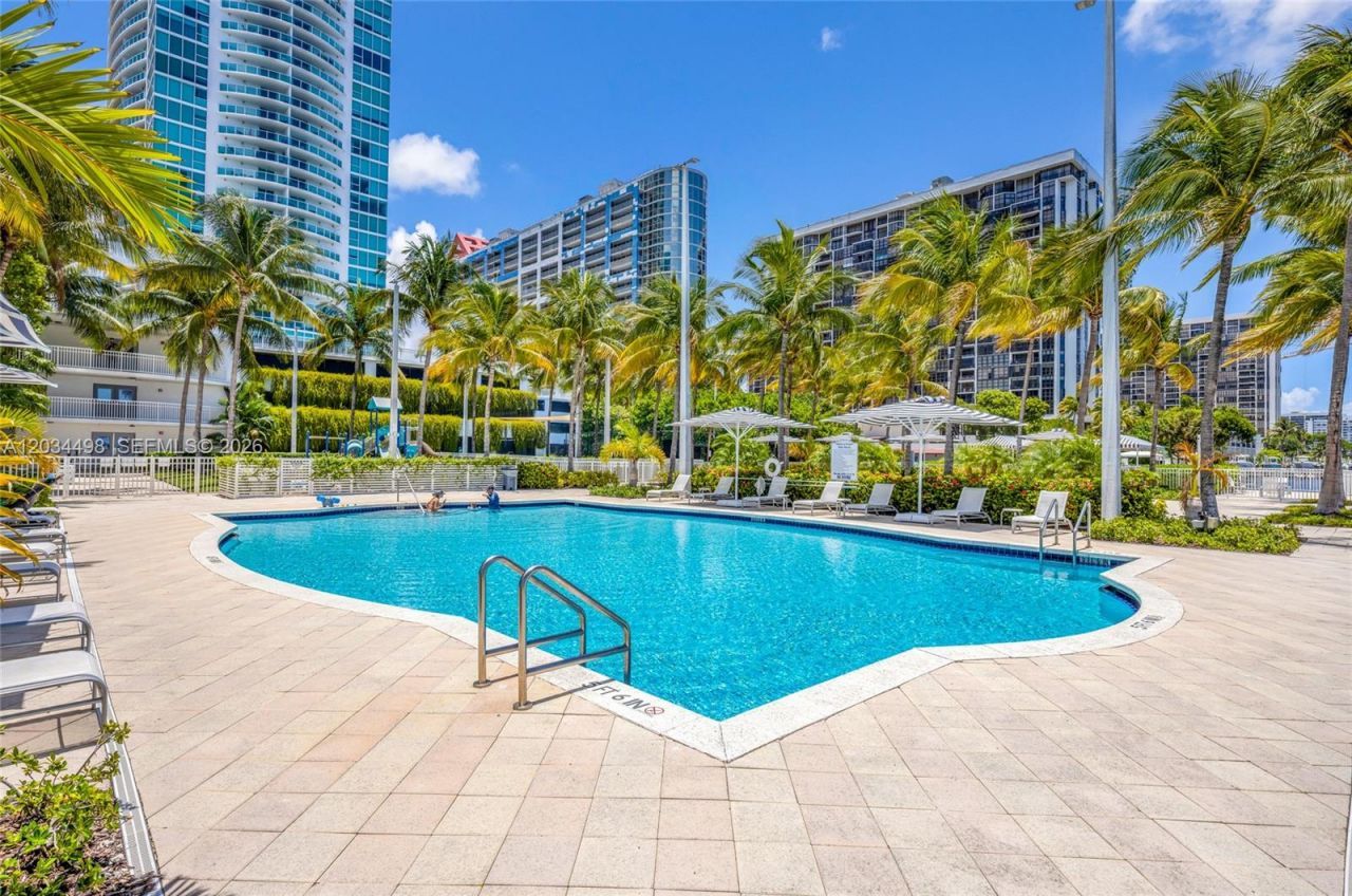 2101 Brickell Ave , Unit 605, Miami, FL 33129 Photo