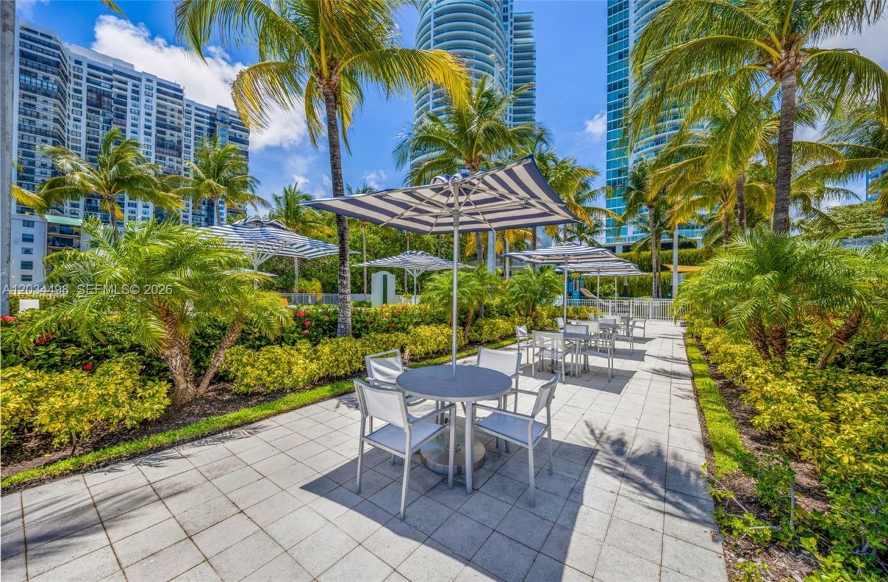 2101 Brickell Ave , Unit 605, Miami, FL 33129 Photo