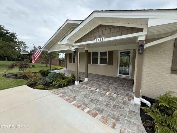 1911 Smoky View , Maryville, TN 37801