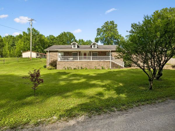 698 Tooley Branch Rd, Westmoreland, TN 37186