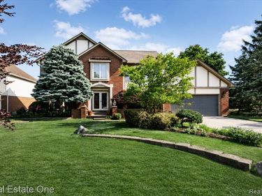 3596 Aynsley Drive, Rochester Hills, MI 48306