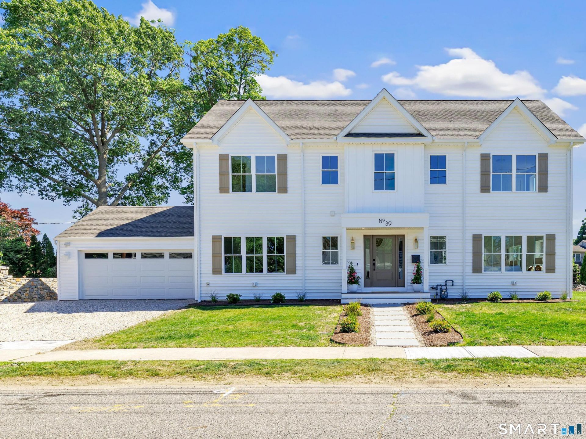 39 Commodore, Milford, CT 06460 Main Photo