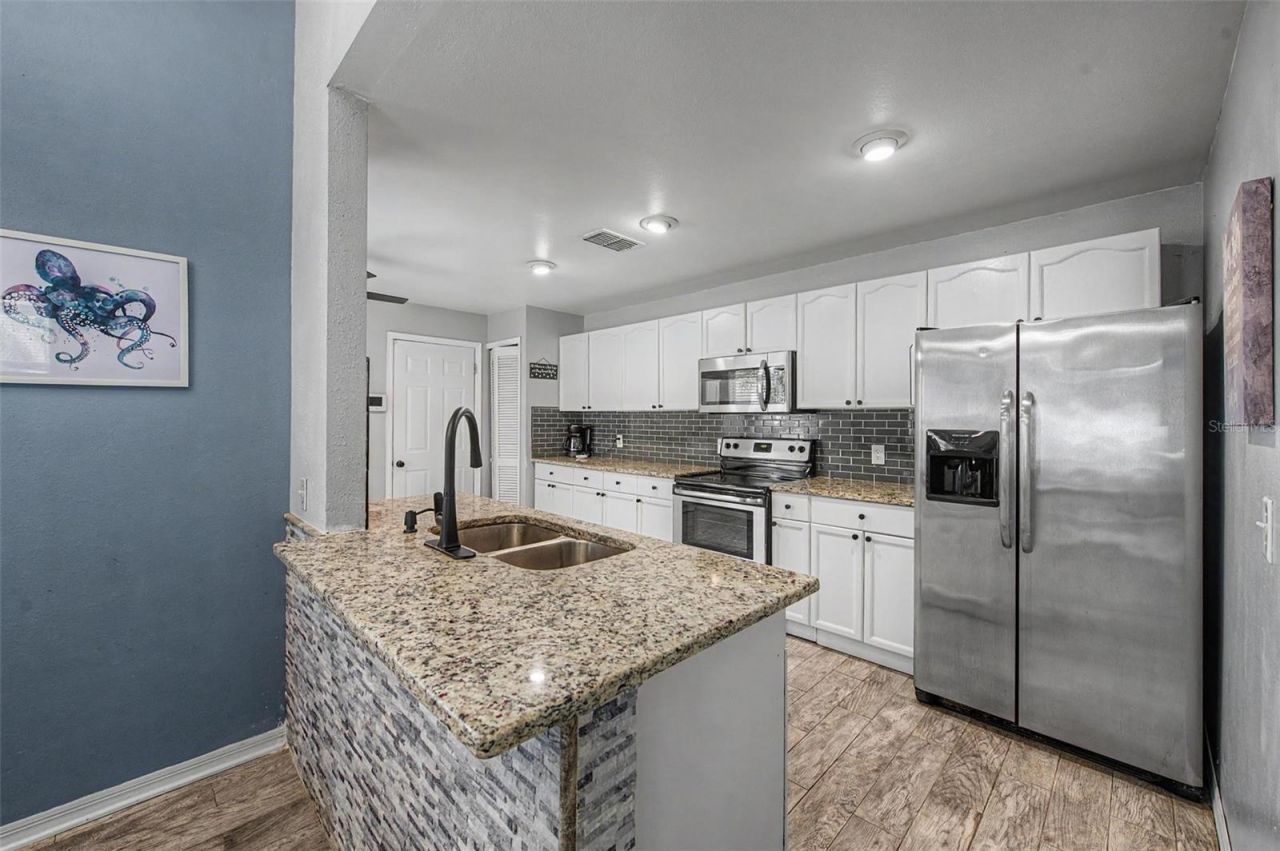 655 Sand Ridge Drive , Valrico, FL 33594 Photo