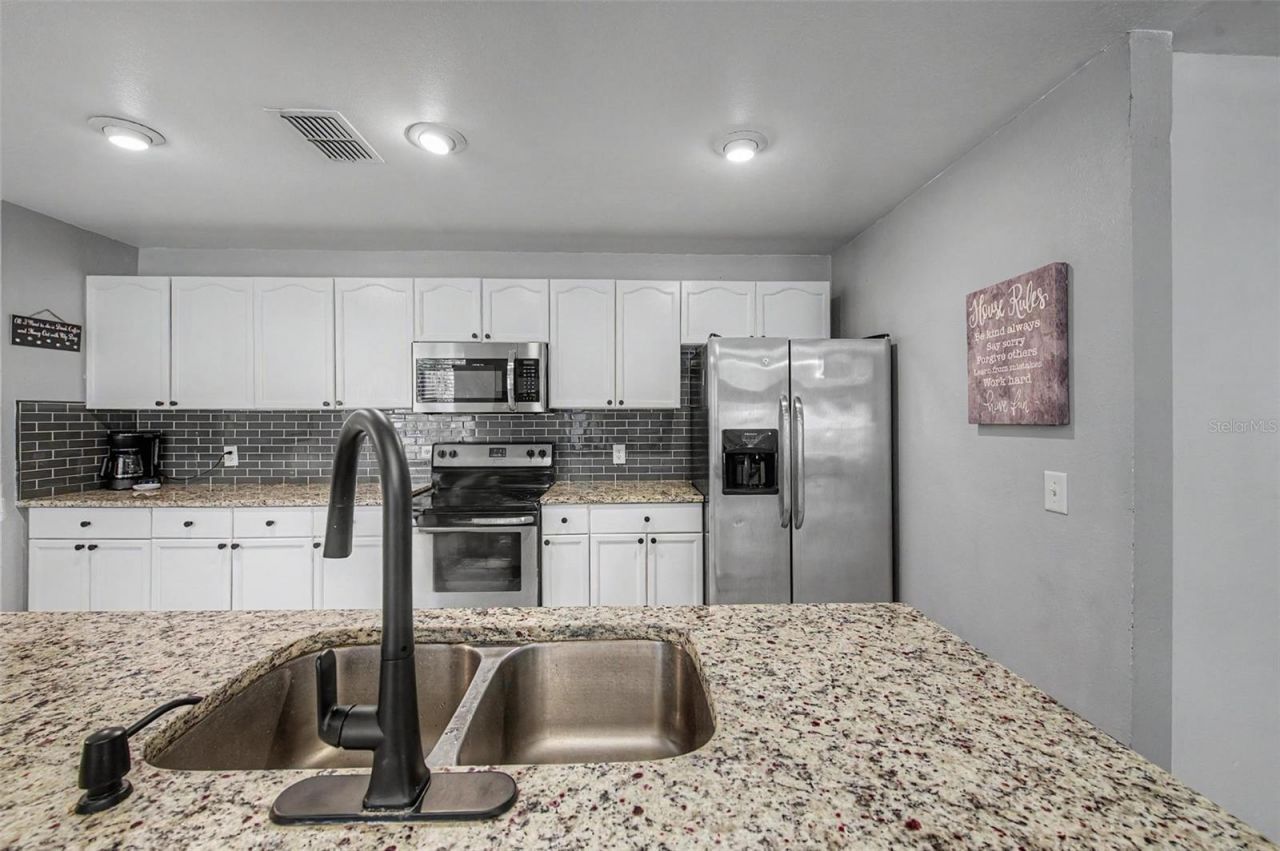 655 Sand Ridge Drive , Valrico, FL 33594 Photo