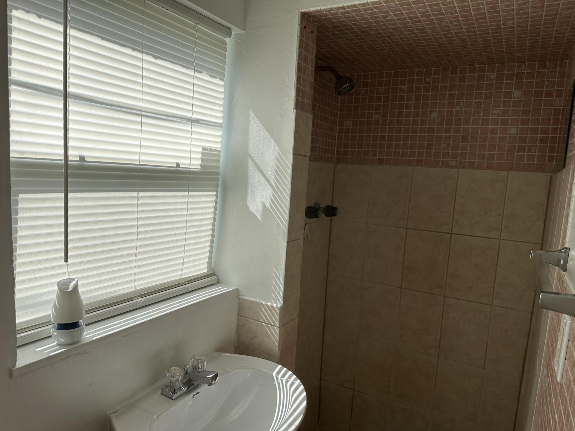 2400 Park Avenue, Unit 5, Riviera Beach, FL 33404 Photo