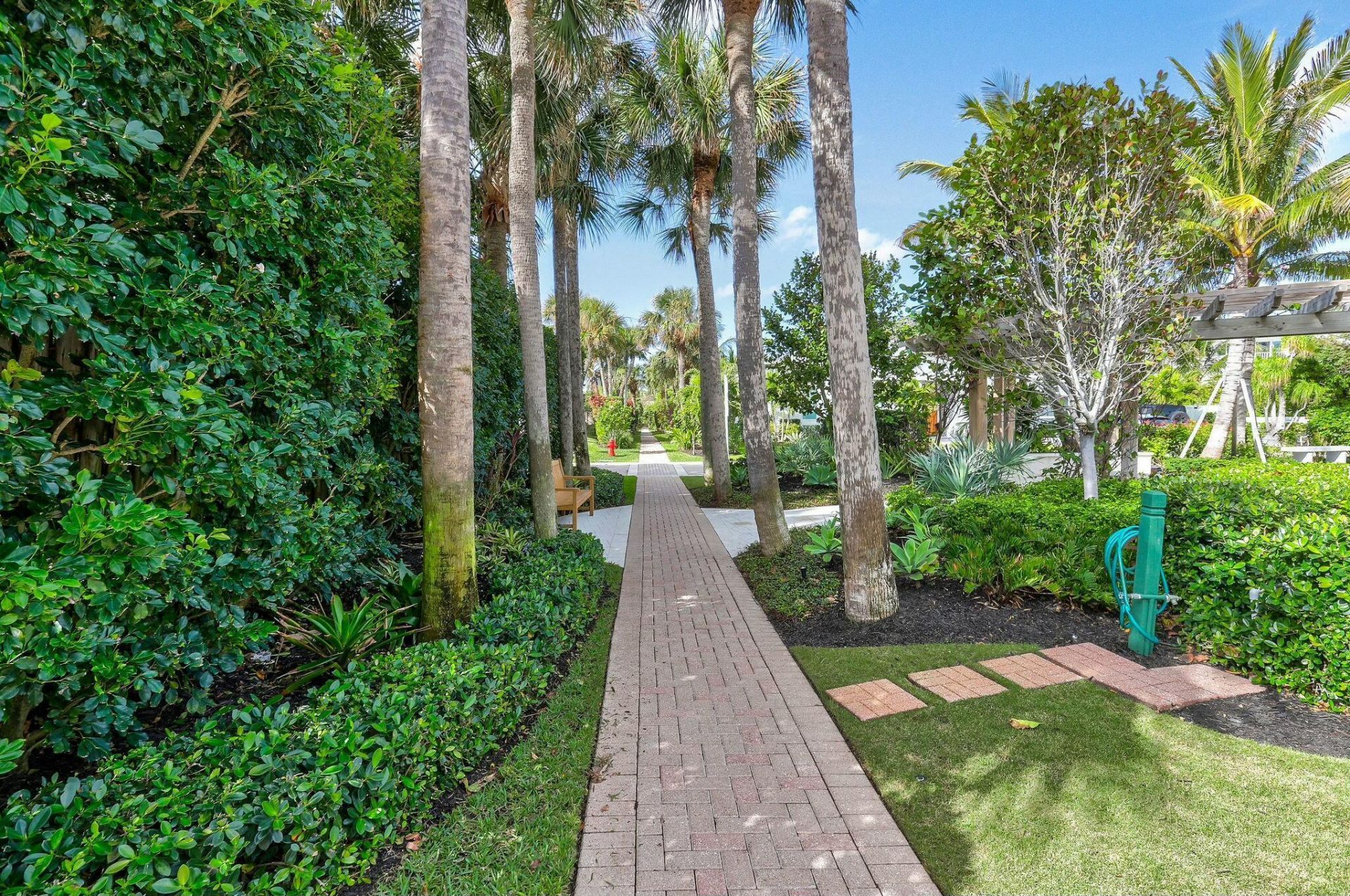 170 Beacon Lane, Jupiter Inlet Colony, FL 33469 Photo