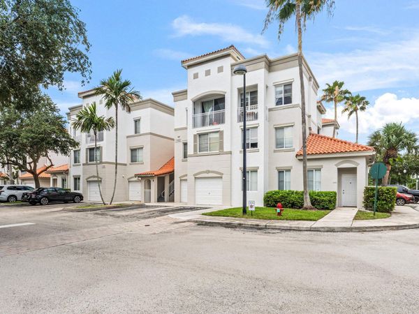 11022 Legacy Drive, Unit 305, Palm Beach Gardens, FL 33410
