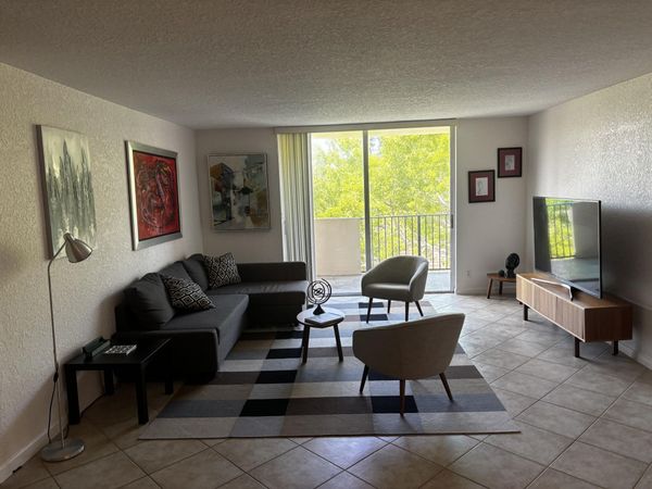 1000 Spanish River Road, Unit 4p, Boca Raton, FL 33432