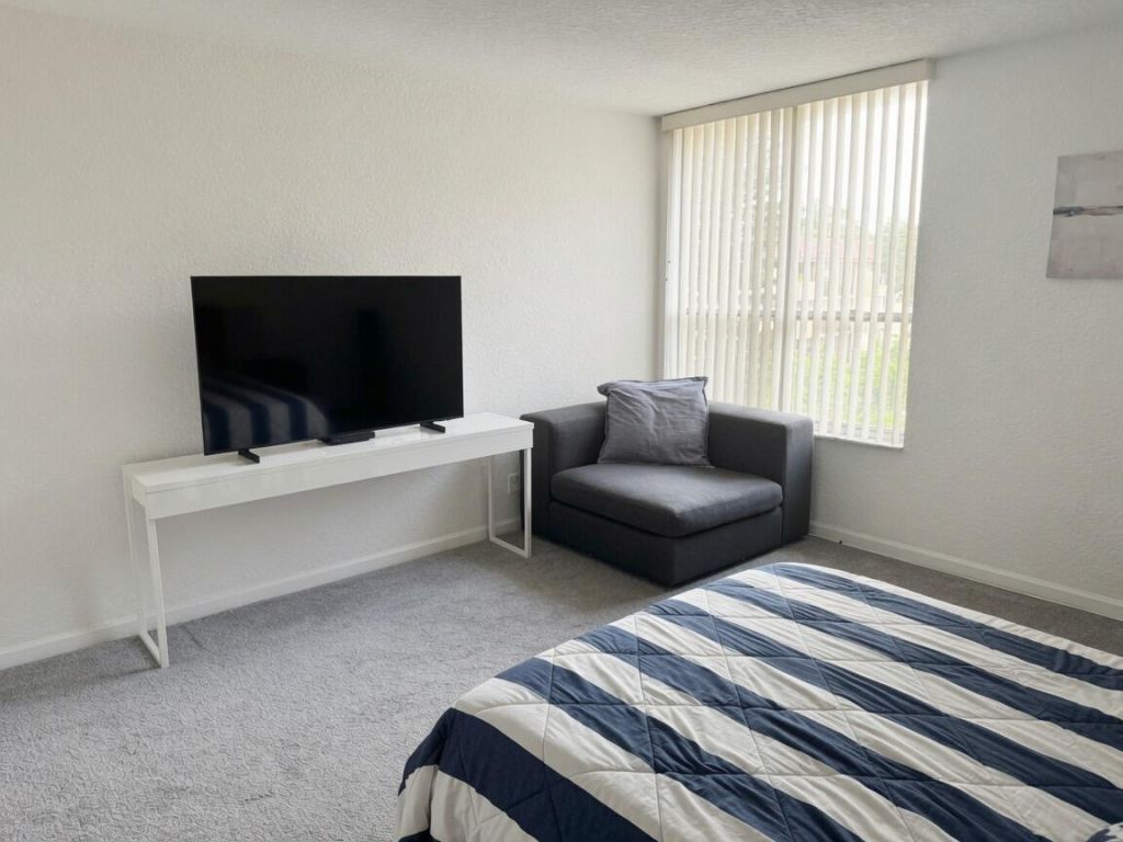 1000 Spanish River Road, Unit 4p, Boca Raton, FL 33432 Photo