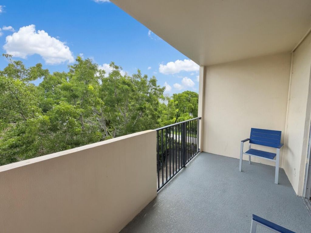 1000 Spanish River Road, Unit 4p, Boca Raton, FL 33432 Photo