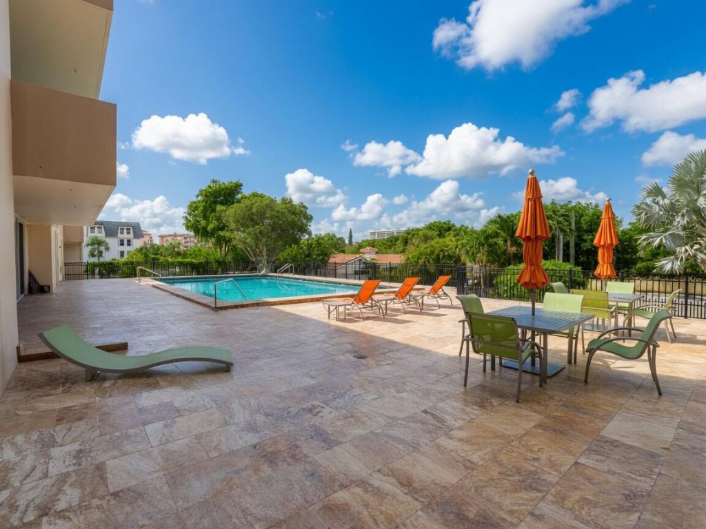 1000 Spanish River Road, Unit 4p, Boca Raton, FL 33432 Photo