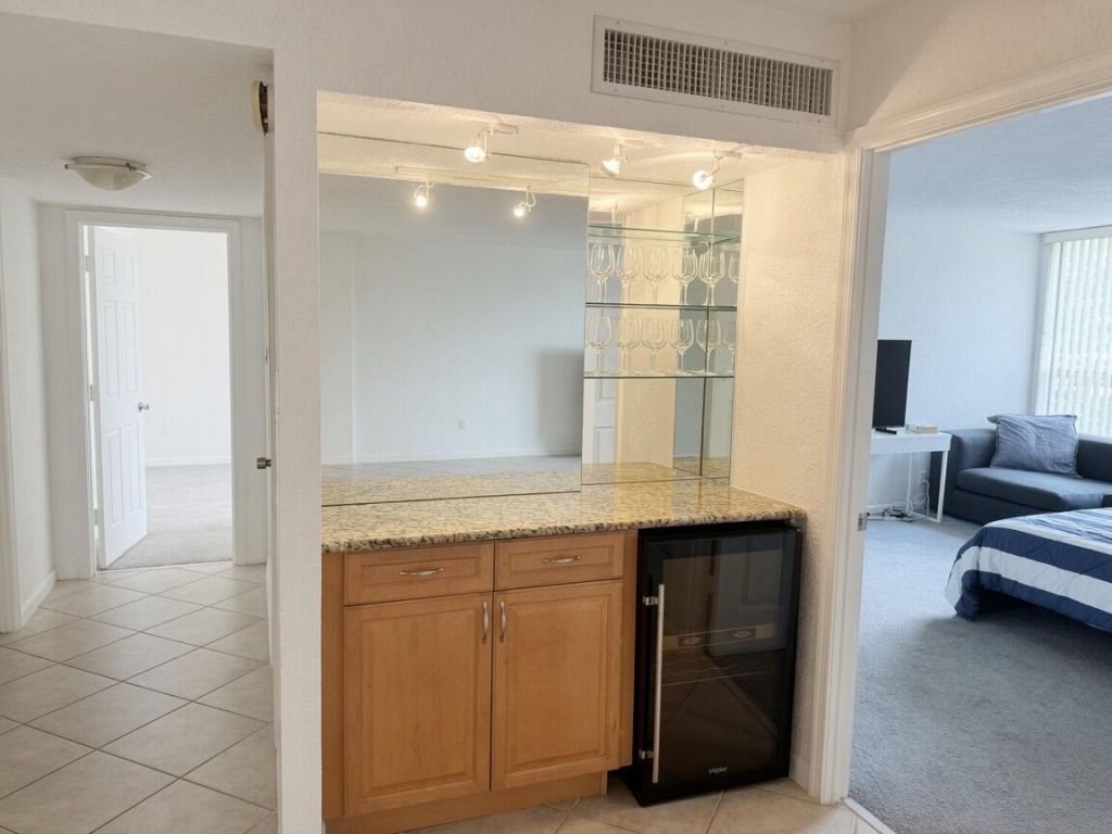 1000 Spanish River Road, Unit 4p, Boca Raton, FL 33432 Photo