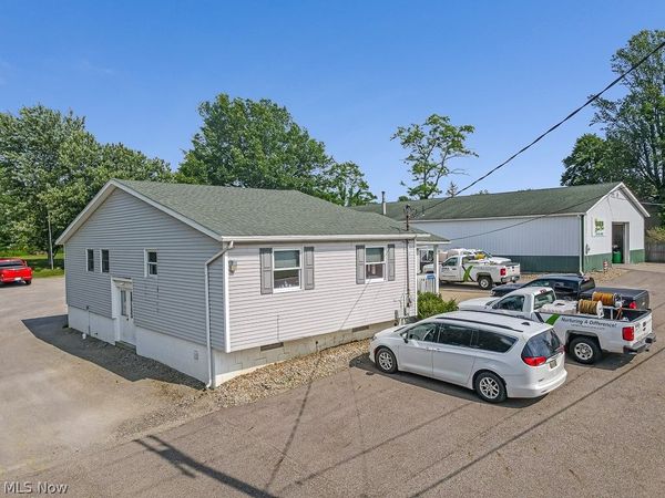13390 Ravenna Avenue NE, Hartville, OH 44632