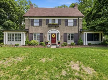 210 Fairport Road, East Rochester, NY 14445