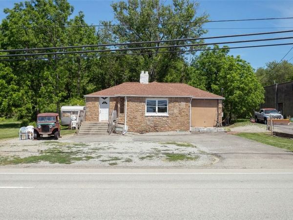 1065 University Dr , Connellsville, PA 15425