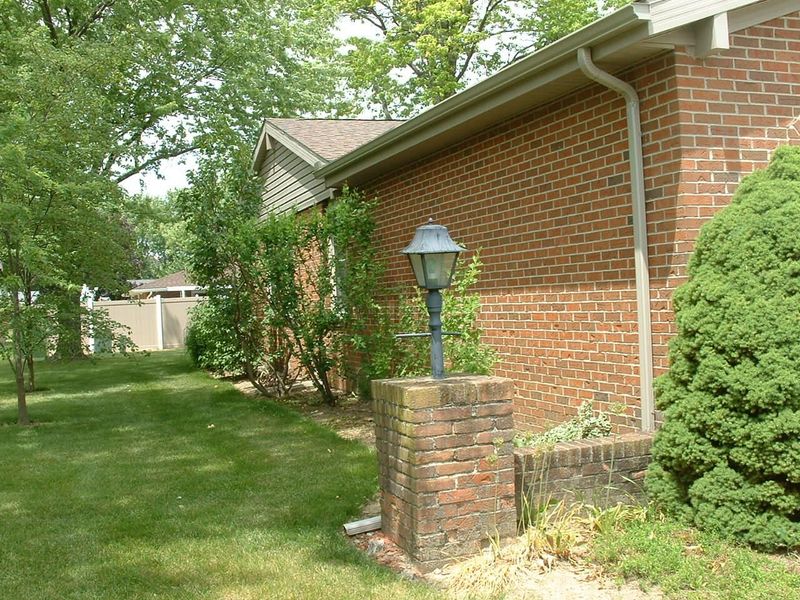 814 Aster Drive, Wapakoneta, OH 45895 Photo 3