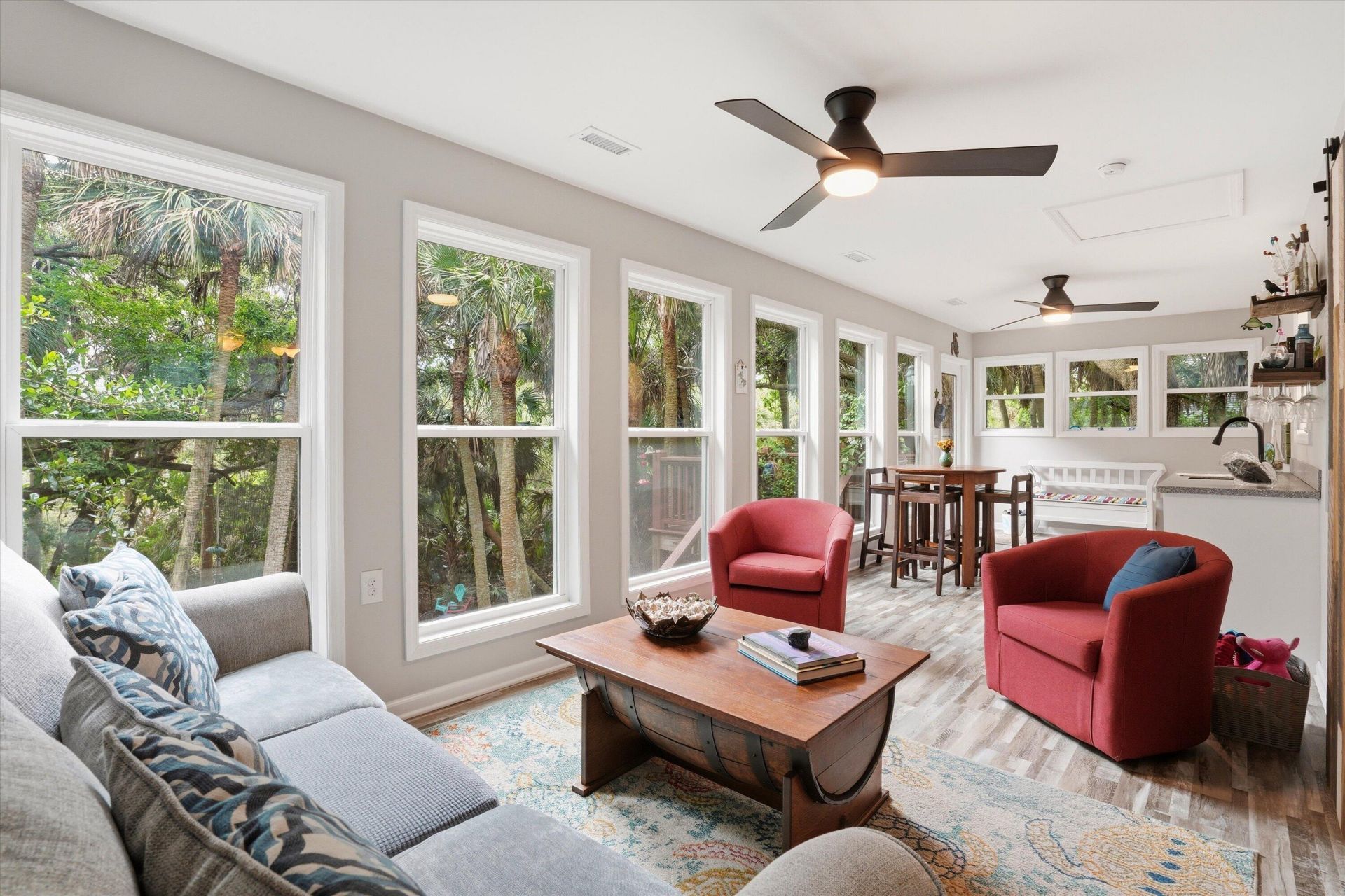 609 Dolphin Road Photo 10