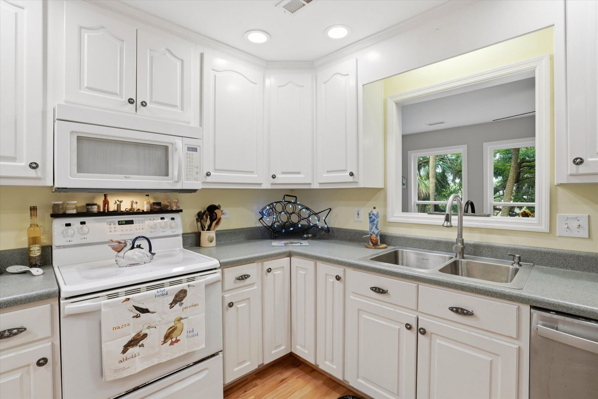 609 Dolphin Road Photo 14