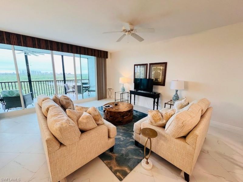 425 Cove Tower Dr , Unit 902, Naples, FL 34110 Photo