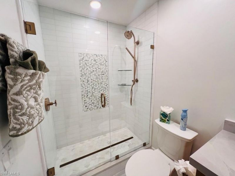 425 Cove Tower Dr , Unit 902, Naples, FL 34110 Photo
