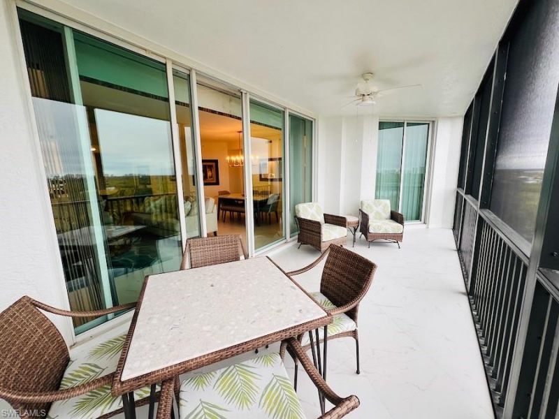 425 Cove Tower Dr , Unit 902, Naples, FL 34110 Photo