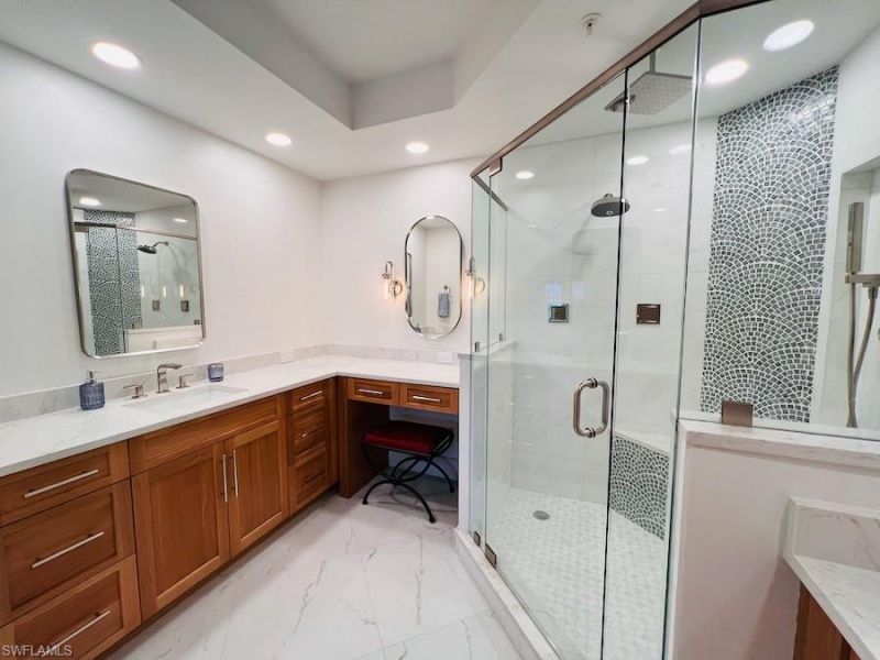 425 Cove Tower Dr , Unit 902, Naples, FL 34110 Photo