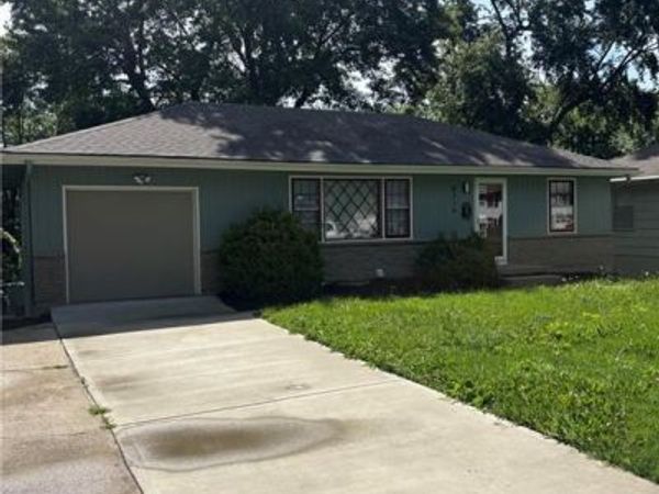 8719 Stark Avenue, Kansas City, MO 64138