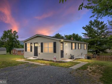 5848 CARDINAL STREET , MOUNT JACKSON, VA 22842
