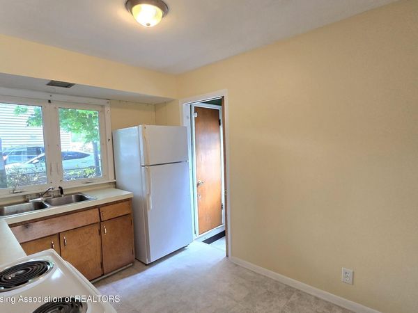 1220 Whyte Street, Lansing, MI 48906