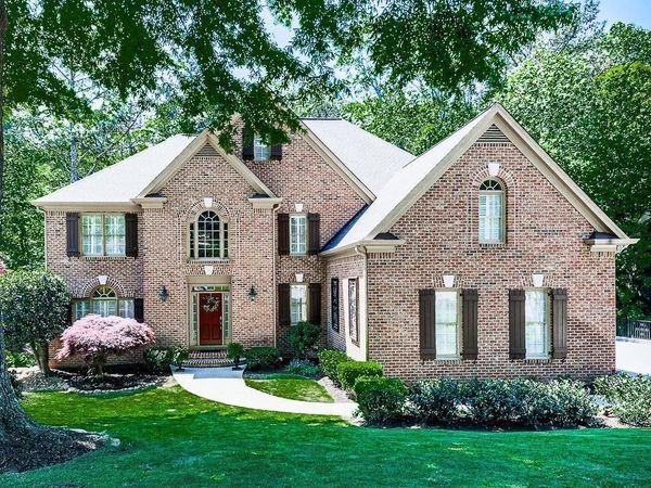 5037 Towne Lake Hills North, Woodstock, GA 30189