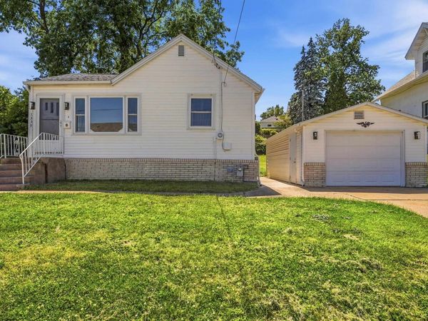 1339 Belmont Street, Dubuque, IA 52001
