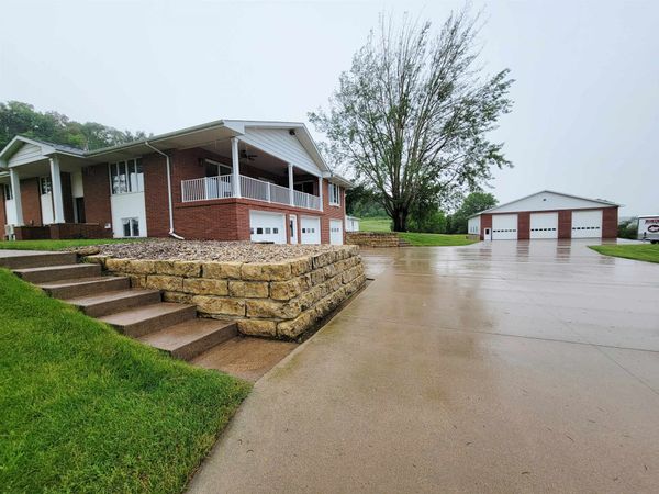 9139 Olde Davenport Road, Dubuque, IA 52003