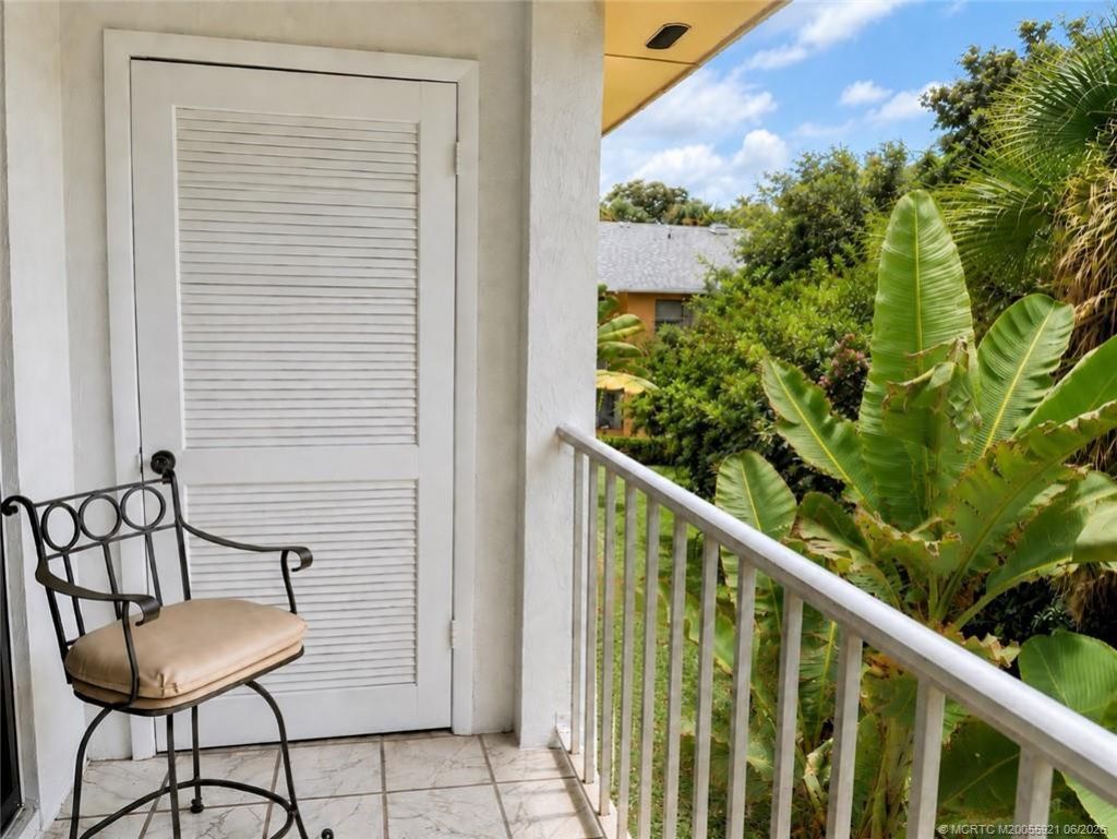 615 NW Oleander Street, Unit 202, Stuart, FL 34994 Photo